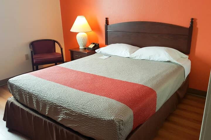 Room 10 of 38