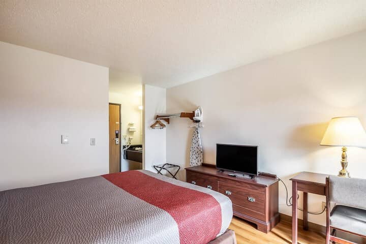 Room 16 of 38