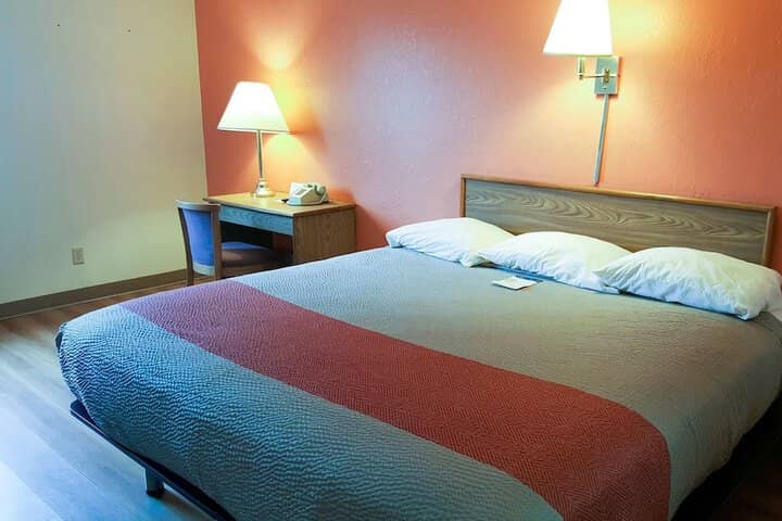 Room 18 of 38
