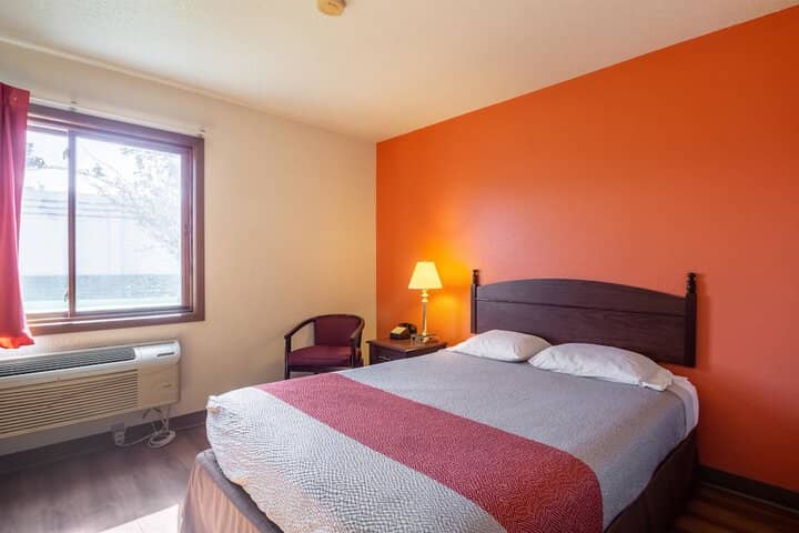 Room 17 of 38